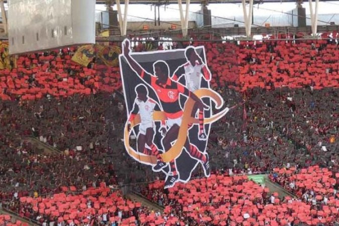 Mosaico 3D de Adílio toma conta de um dos setores do Maracanã antes do jogo do Flamengo contra o Palmeiras -  (crédito: Foto: Lucas Bayer / Jogada10)