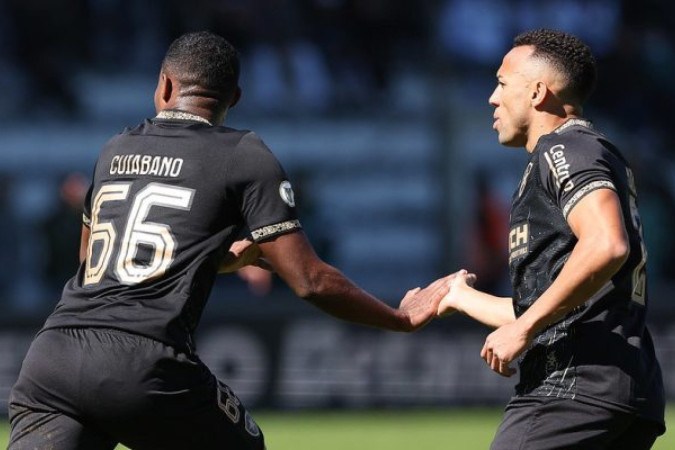 Marçal e Cuiabano saem de Caxias do Sul frustrados. O Botafogo perdeu para o Juventude por 3 a 2.  -  (crédito: Foto: Vitor Silva/Botafogo)