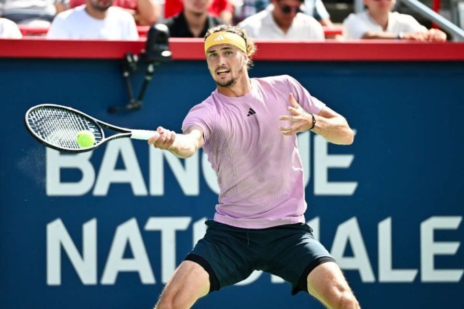 Zverev já foi o número dois do mundo e foi medalha de ouro em simples nos Jogos de Tóquio-2020 -  (crédito: Minas Panagiotakis / AFP)