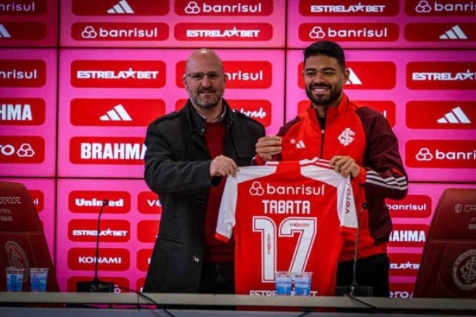 Bruno Tabata durante a apresentação -  (crédito: Foto: Ricardo Duarte/Internacional)