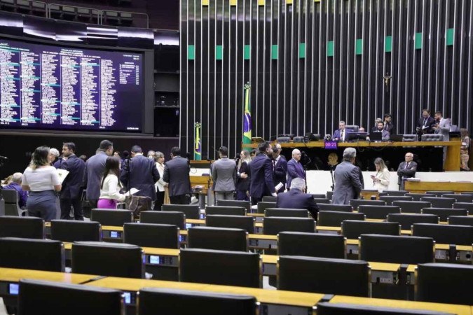 O relator do parecer, deputado Mauro Benevides Filho (PDT-CE), disse que ouviu 126 deputados durante a elaboração de seu texto e que atendeu a 90% das demandas dos colegas -  (crédito: Mário Agra/Câmara dos Deputados)