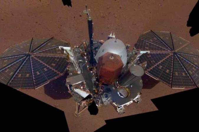 Primeira selfie da InSight em Marte: dados preciosos  -  (crédito: NASA/JPL-Caltech/Divulgação )