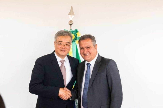 Ministro da Casa Civil, Rui Costa, e embaixador da China no Brasil, Zhu Qingqiao, durante reunião -  (crédito: Divulgação/Casa Civil)