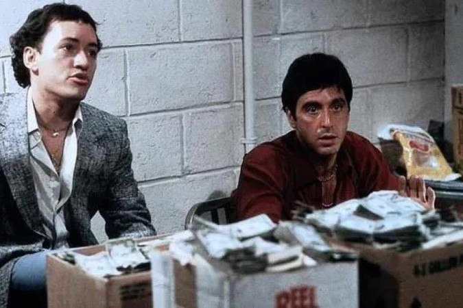 Ángel Salazar, ao lado de Al Pacino, em Scarface -  (crédito: Universal/ Divulgação)