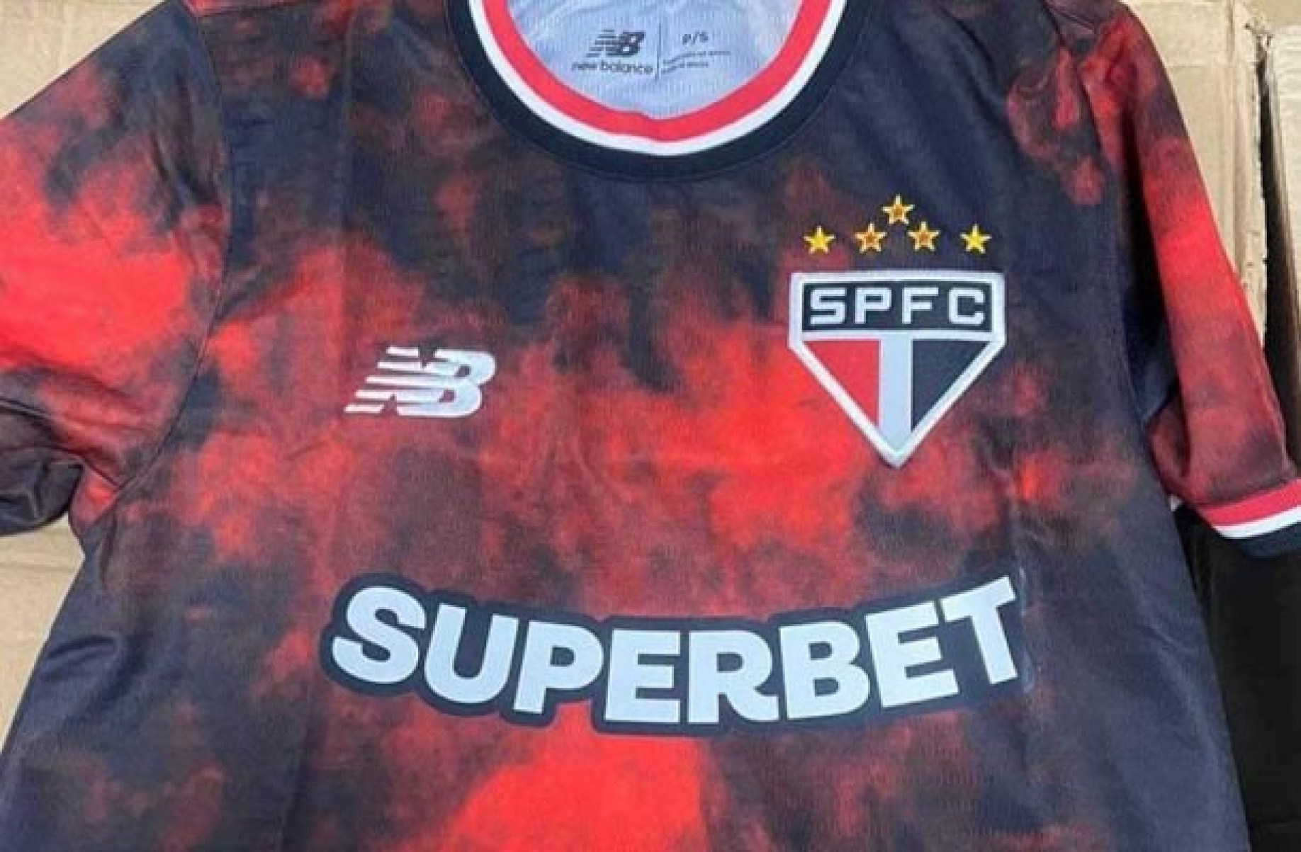 Possível nova terceira camisa do São Paulo vaza nas redes sociais