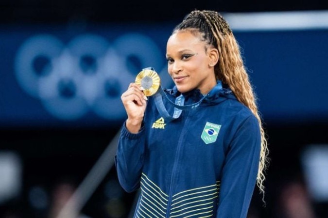 Acima de tudo: Rebeca Andrade foi quem mais faturou medalhas e também financeiramente -  (crédito: Foto: AFP via Getty Images)