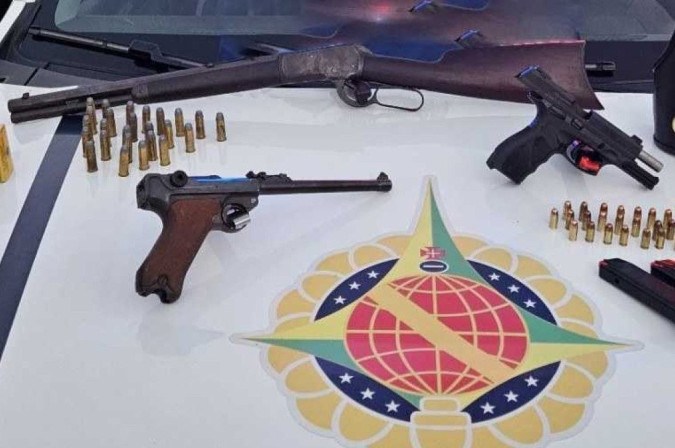 Homem é preso com modelo de arma usada na Primeira Guerra Mundial 