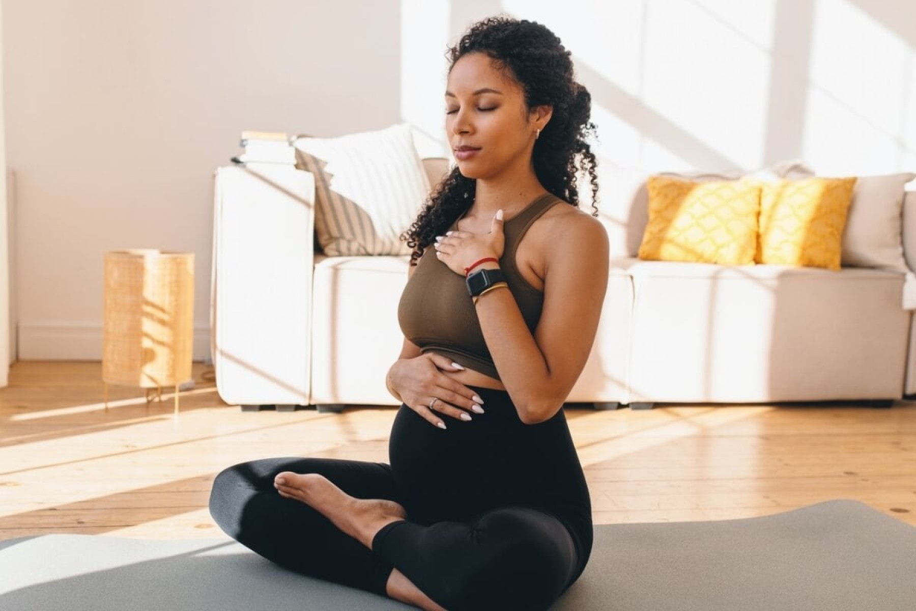 Meditação na gravidez aumenta a percepção positiva do parto (Imagem: shurkin_son | Shutterstock)  -  (crédito: EdiCase)