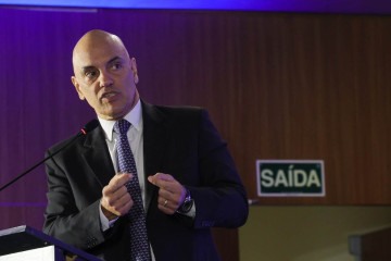 As centrais sindicais afirmam que os atuais movimentos contra Moraes visam a atacar e fragilizar a democracia -  (crédito:  Fotográfo/Agência Brasil)