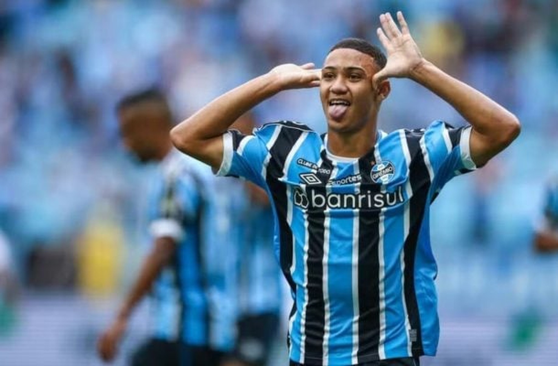 Clubes sauditas mantêm interesse em Gustavo Nunes, do Grêmio