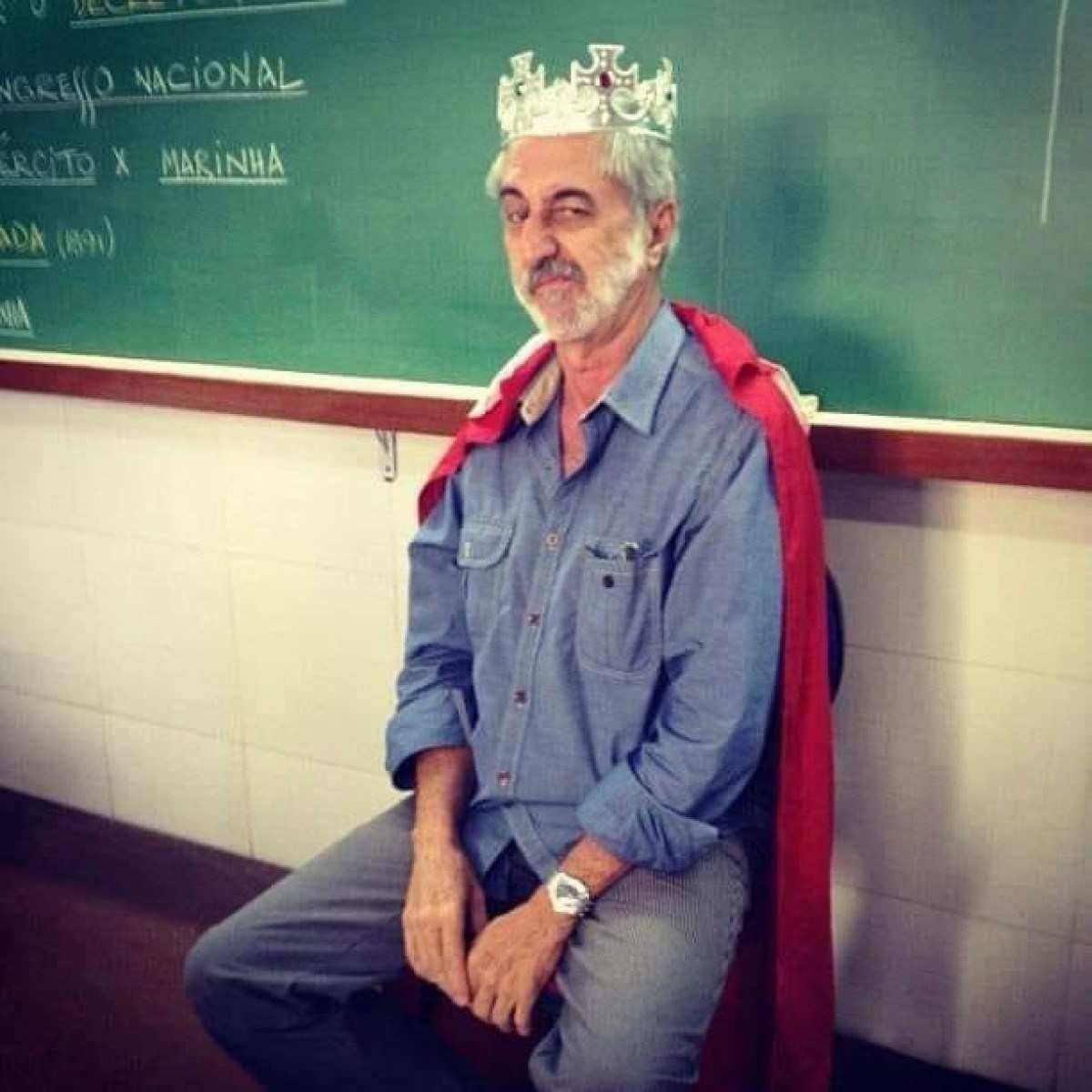 Professor de história, Paulo Cardoso deixa legado no Colégio Galois