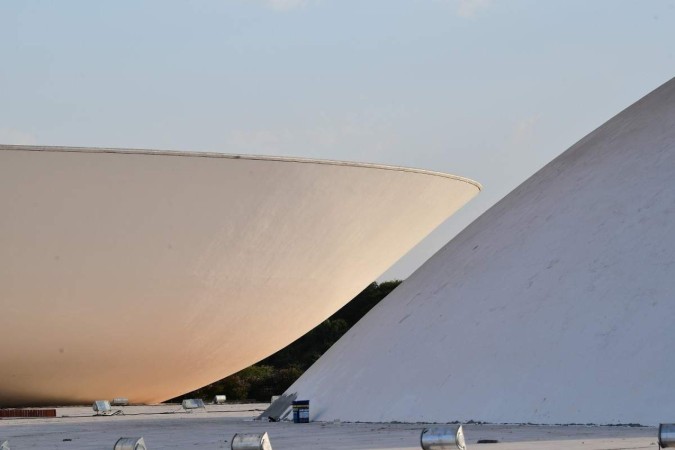  C..pulas do Pal..cio do Congresso Nacional. ..A c..pula menor, voltada para baixo, abriga o Plen..rio do Senado Federal. A c..pula maior, voltada para cima, abriga o Plen..rio da C..mara dos Deputados. ..Foto: Pedro Fran..a/Ag..ncia Senado
     -  (crédito:  Pedro França/Agência Senado)