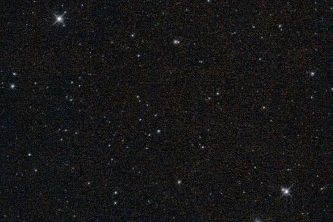 A última imagem capturada pela Neowise mostra parte da constelação de Fornax, no Hemisfério Sul. Processada pelo IPAC na Caltech, esta é a 26.886.704ª exposição da missão. Ela foi tirada pela espaçonave pouco antes das 3h da manhã do dia 1º de agosto, quando a pesquisa da missão terminou.