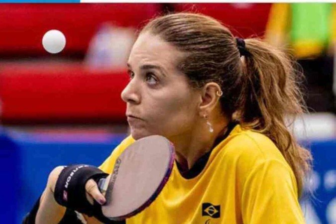 A mesatenista paralímpica brasiliense Carla Maia