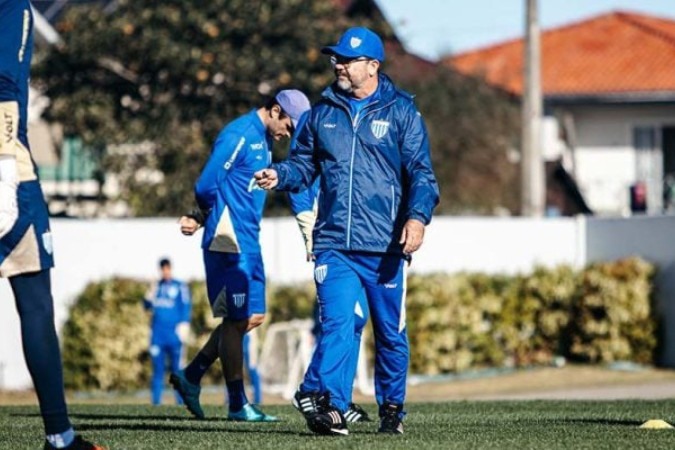 Enderson Moreira é o novo treinador do Avaí para a sequência da temporada  -  (crédito: - Foto: Leandro Boeira/Avaí F.C.)