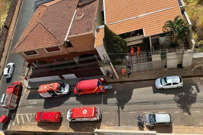 Duas idosas irmãs de 79 e 85 anos morrem esmagadas por elevador de casa -  (crédito: Rede de Noticias)