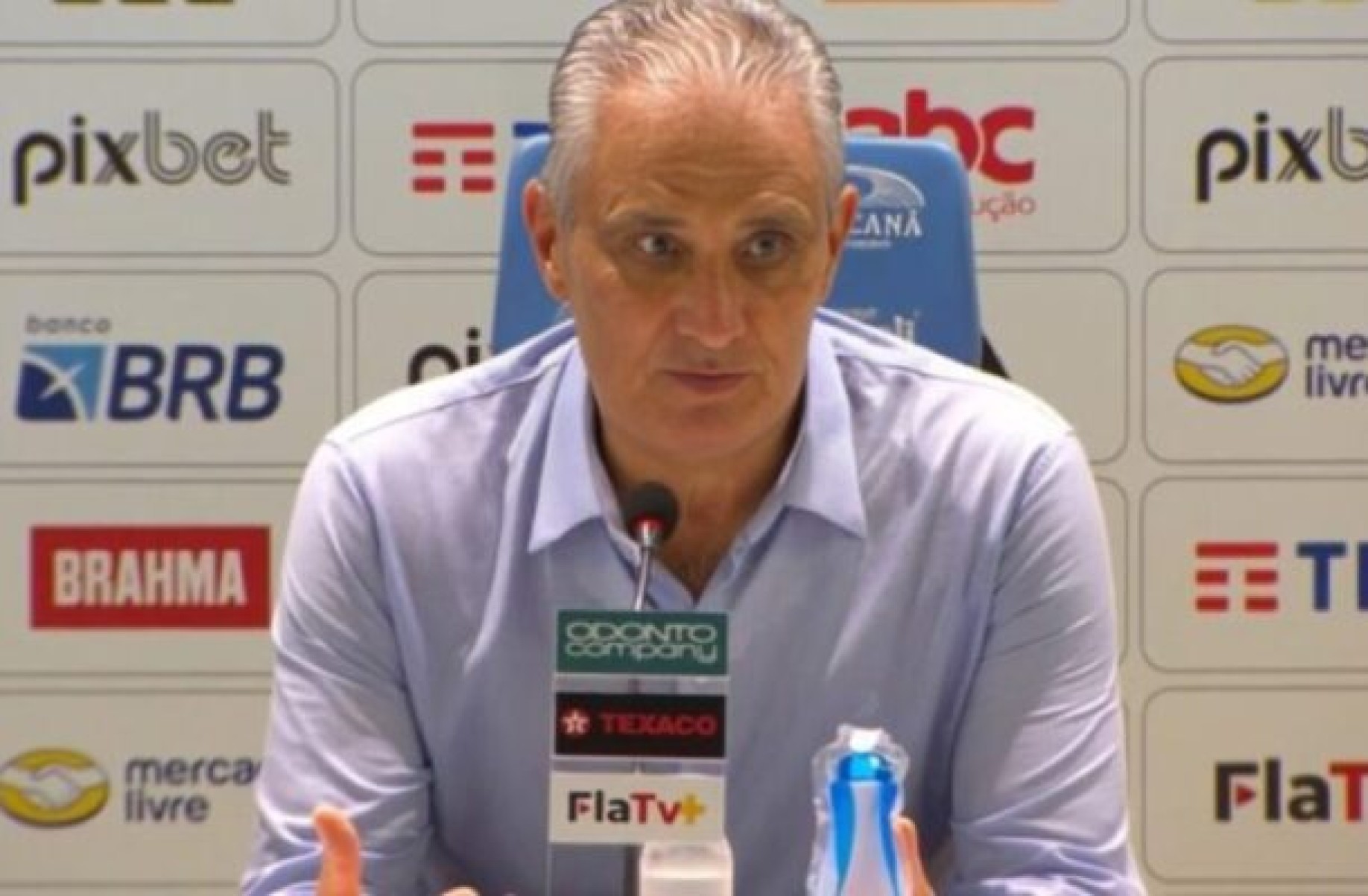 Tite pediu mais segurança após jornalista ser empurrada durante coletiva -  (crédito: Foto: Reprodução Youtube)