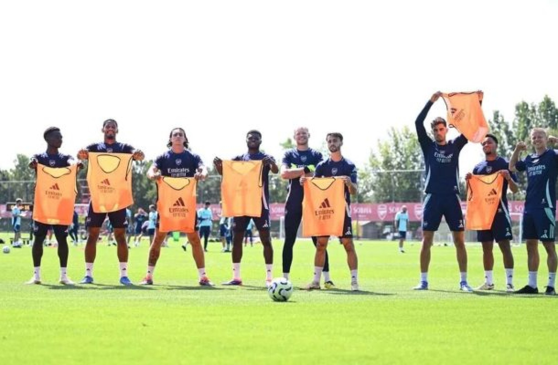 Jogadores do Arsenal durante treinamento da equipe -  (crédito: Foto: Divulgação/Arsenal)