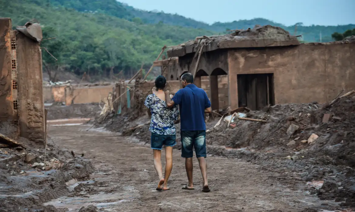 Caso Samarco: juiz vê modelo patriarcal privando mulheres de reparação -  (crédito: EBC)