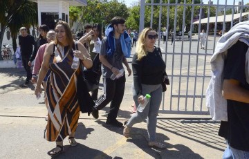 Candidatos saem de local de provas de concurso público, em Brasília -  (crédito:  Marcelo Ferreira/CB/D.A Press)