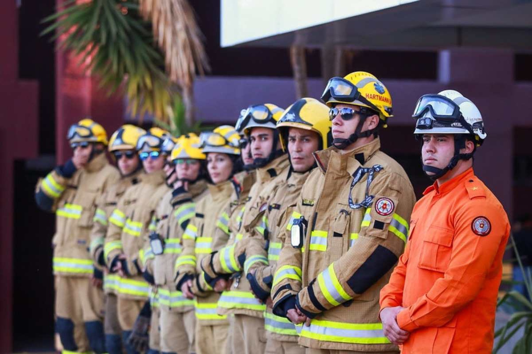 Solenidade homenageou bombeiros que atuaram na ocorrência