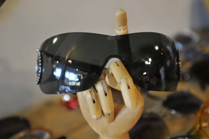 Brechó do Óculos: Óculos Versace anos 2000 (R$ 580)