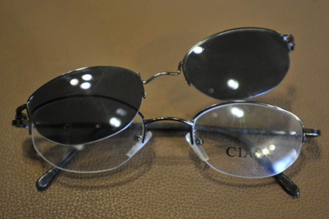 Brechó do Óculos:
Óculos clipon (R$ 280)