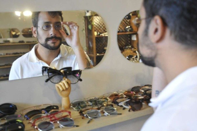 Mayton Campelo é proprietário e idealizador do primeiro brechó exclusivo de óculos do Brasil.