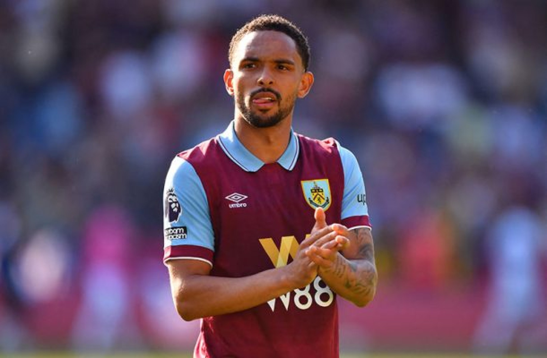 Botafogo negocia com Vitinho, do Burnley -  (crédito: ANDY BUCHANAN/AFP via Getty Images)