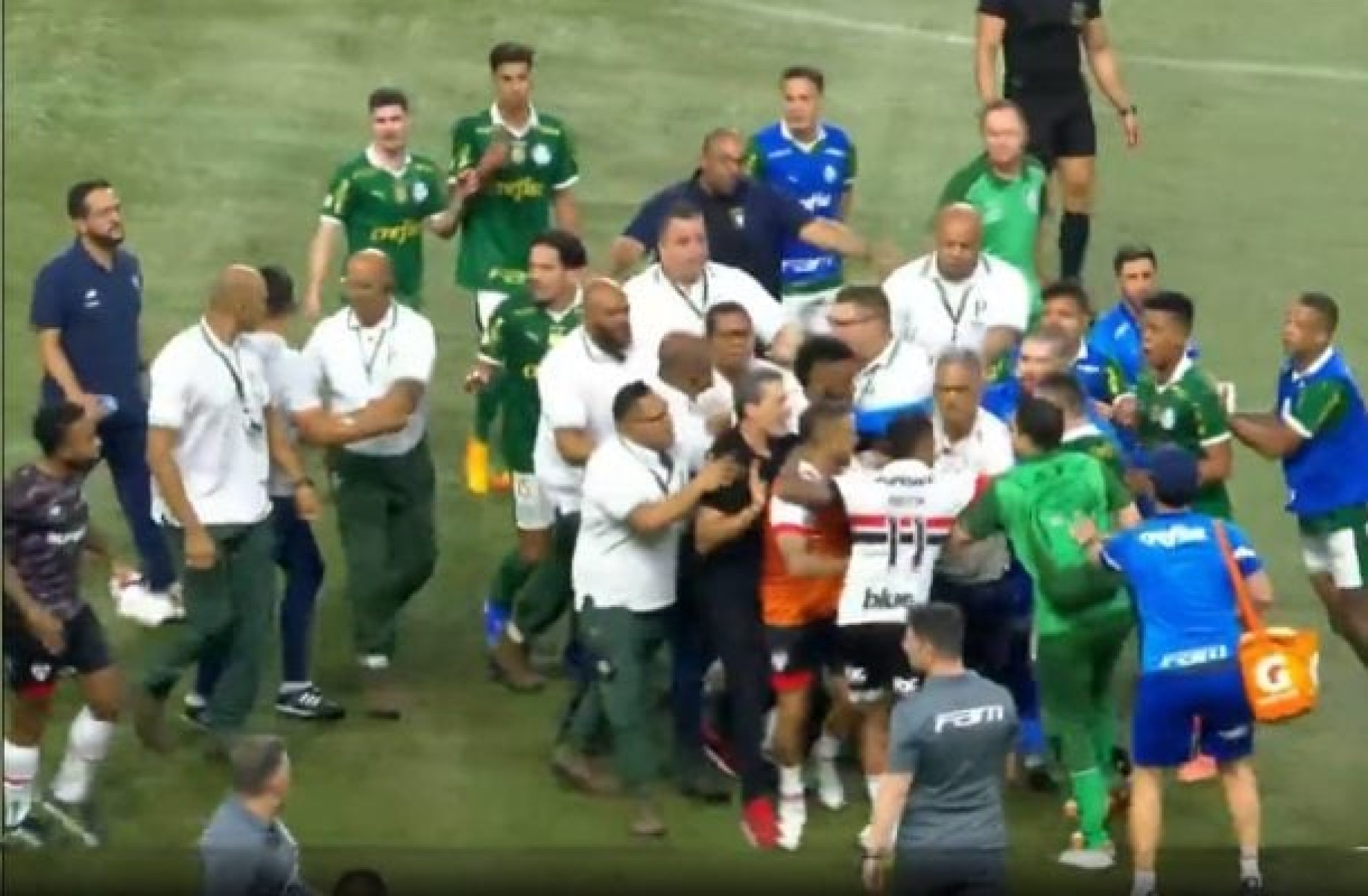 Choque-Rei terminou em confusão no Campeonato Brasileiro -  (crédito: Foto: Reprodução / Premiere)