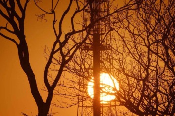 Sem chuva há 120 dias, umidade relativa do ar chegou a 12% na capital, com altas temperaturas -  (crédito: Luiza Marinho/CB/D.A Press )