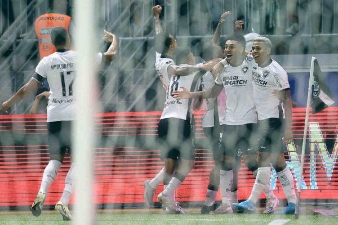 Em duas estocadas, Botafogo mata o Palmeiras em pleno Allianz Parque. Mas quase ressuscita o rival -  (crédito: Foto: Vitor Silva/Botafogo)