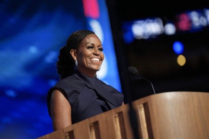 Michelle Obama participou da Covenção Nacional Democrata e criticou Donald Trump -  (crédito: ANDREW HARNIK / GETTY IMAGES NORTH AMERICA / GETTY IMAGES VIA AFP)