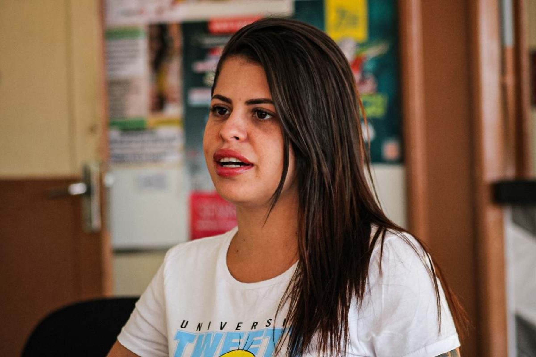 Ana Carolina de Oliveira, 27, é educadora social voluntária desde 2021