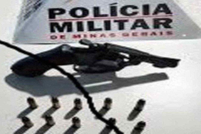 PM encontra arma possivelmente usada em tiroteio em Ceilândia Sul - (crédito: PCMG) PM encontra arma possivelmente usada em tiroteio em Ceilândia Sul - (crédito: PCMG)
