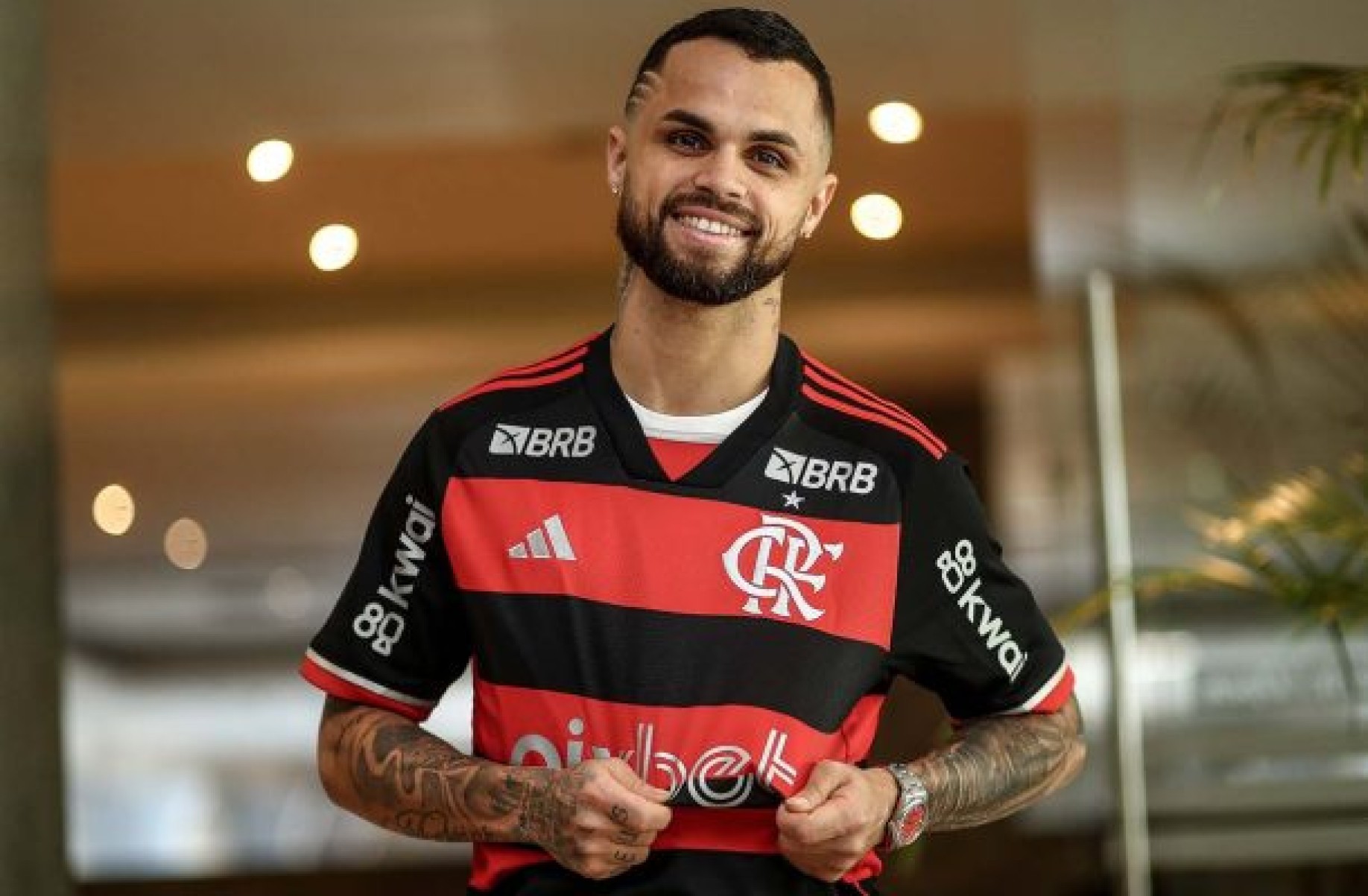 Michael com a camisa do Flamengo -  (crédito: Foto: Gilvan de Souza / CRF)