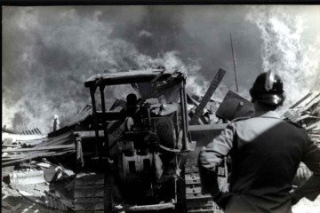 Na ditadura, os moradores de favela eram removidos e suas moradias eram destruídas, como na imagem -  (crédito:  Arquivo Nacional / Correio da Manhã)