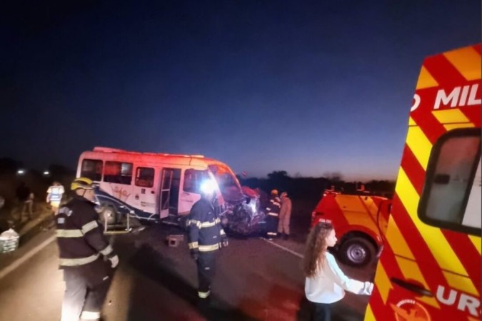  Grave acidente na GO-118 deixa dois condutores mortos  -  (crédito:  CBMGO)