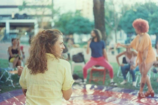 Com a Cia. Supersônica. Direção: Miriam Virna.. Me Escuta - Histórias do Cotidiano da Vida Verdadeira
Amanhã, às 11h e às 15h, na Torre de TV, e domingo, às 11h, no Eixão do Lazer (altura 207 Norte) e às 17h, na Praça Central da SQN 410. Entrada gratuita mediante retirada de ingressos no Sympla. Não recomendado para menores de 14 anos
