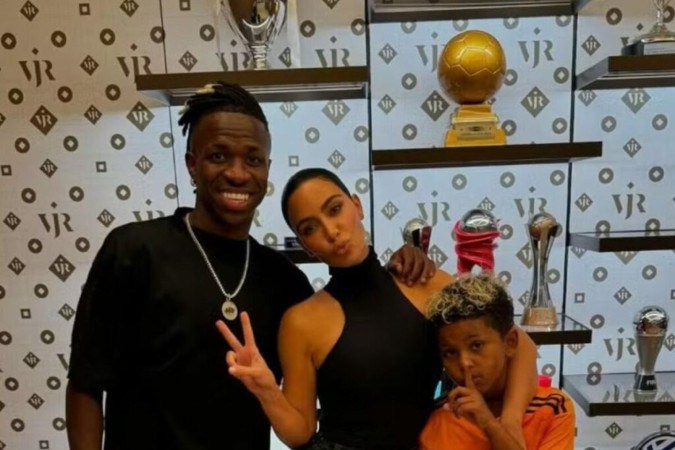 Vini Jr recebe Kim Kardashian em sua casa -  (crédito: Reprodução/ Instagram)