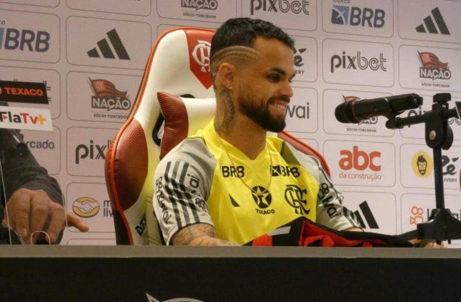 Michael durante apresentação pelo Flamengo -  (crédito: Lucas Bayer/Jogada10)