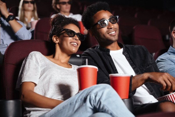 Em setembro, o cinema oferece estreias com histórias emocionantes, ação intensa e tramas envolventes (Imagem: Dean Drobot | Shutterstock) -  (crédito: Edicase)