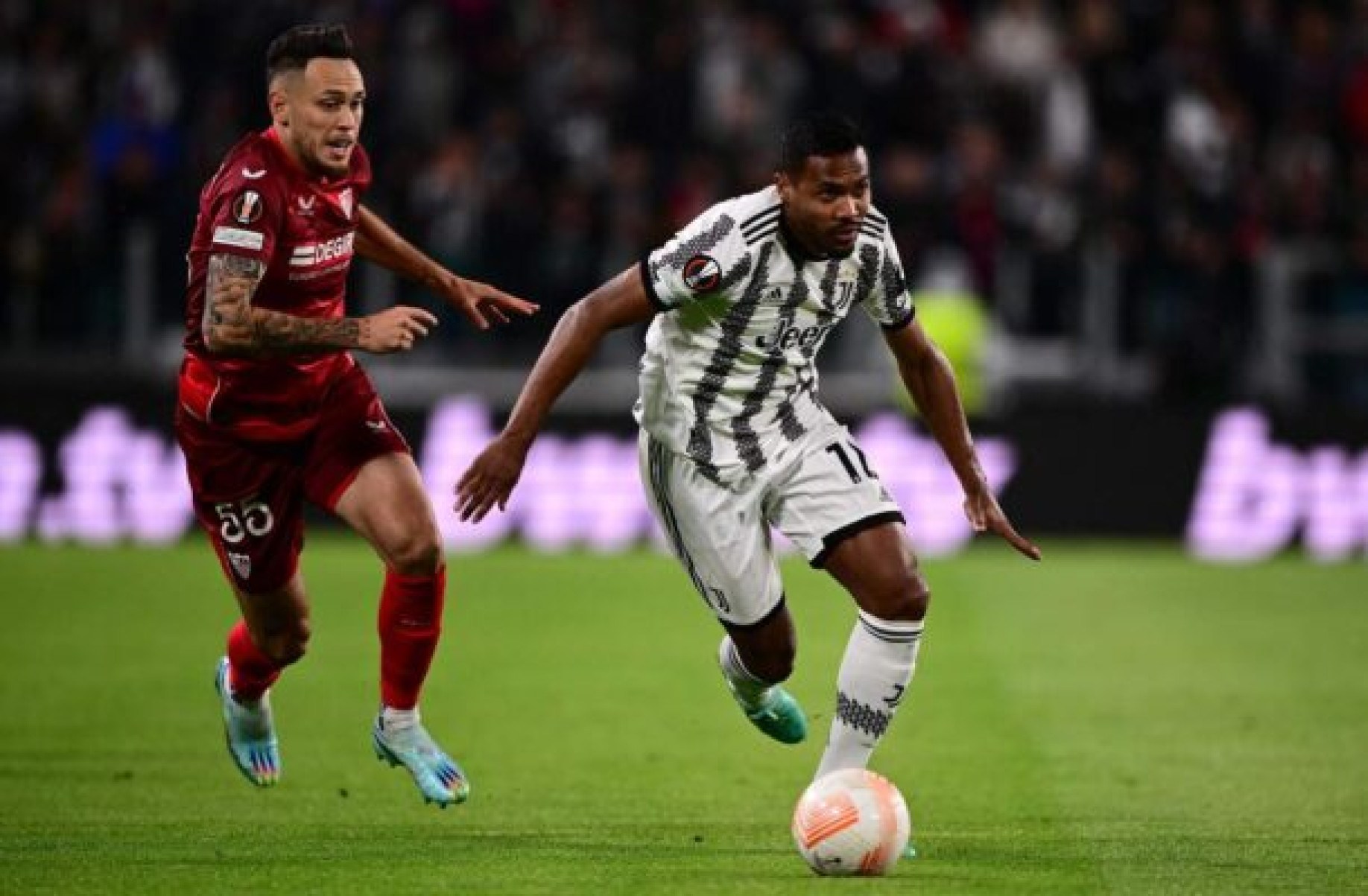 Flamengo acelera negociações e oferece contrato a Alex Sandro -  (crédito: Foto: Marco Bertorello/AFP via Getty Images)