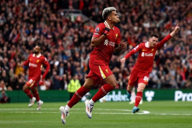 Luis Díaz celebra o seu gol para o Liverpool   -  (crédito: Foto: Darren Staples/AFP via Getty Images)