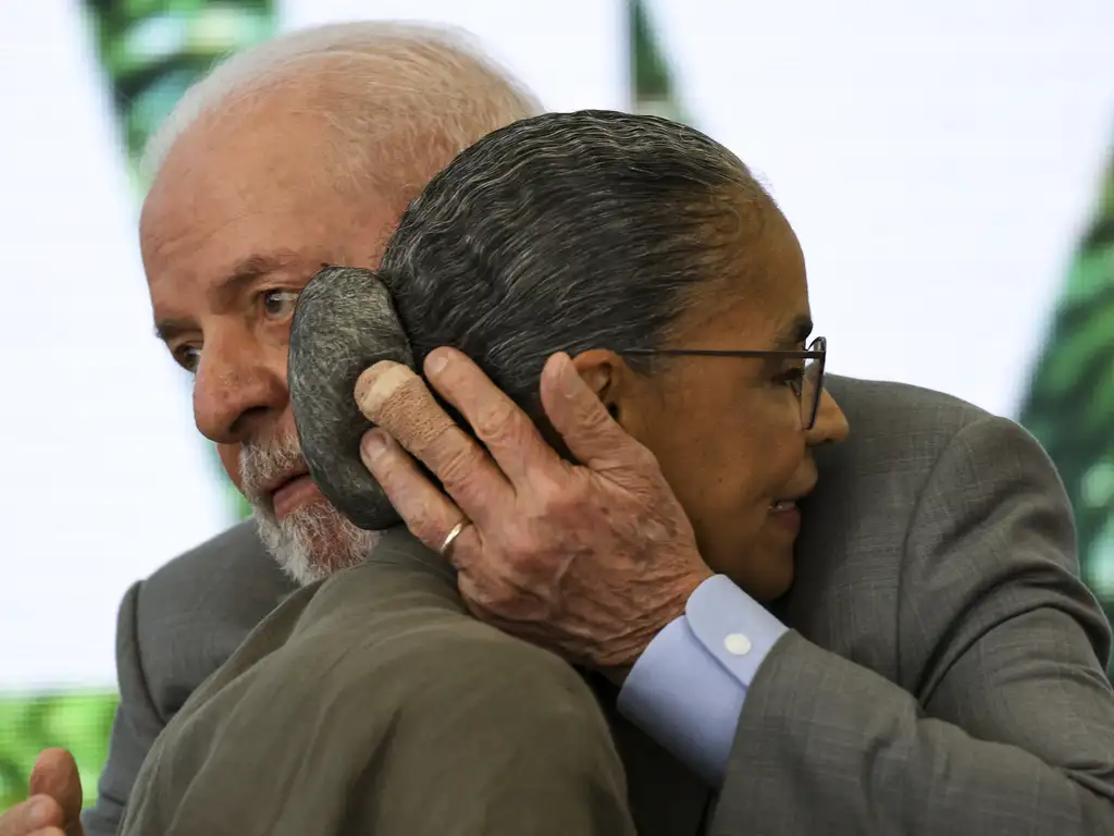 Lula e Marina estiveram em uma reunião de emergência na sede do Ibama -  (crédito: Marcelo Camargo/Agência Brasil)