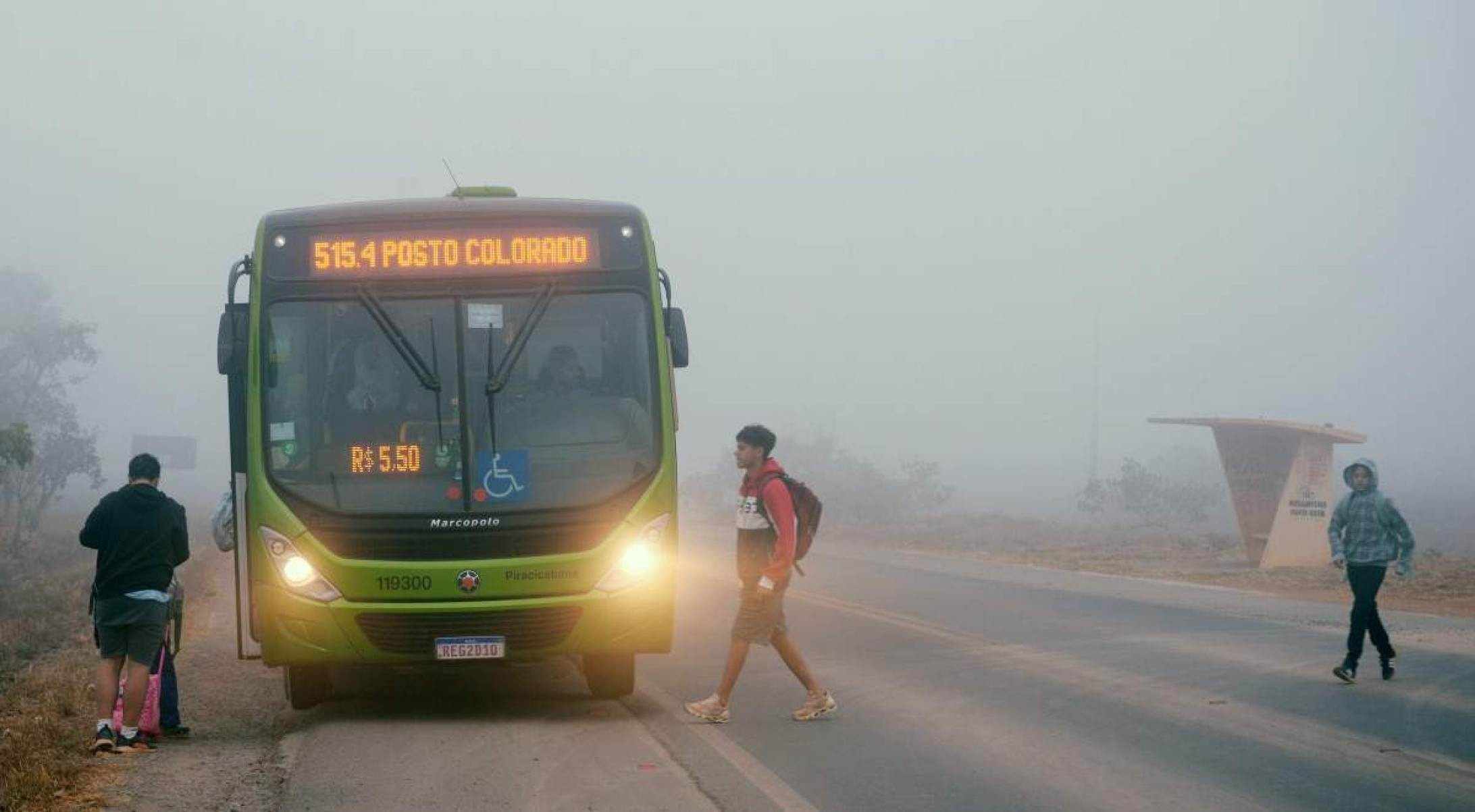  26/08/2024 Credito: Ed Alves/CB/DA.Press. Cidades. Brasília amanhece encoberta de fumaça pelo segundo dia consecutivo. 