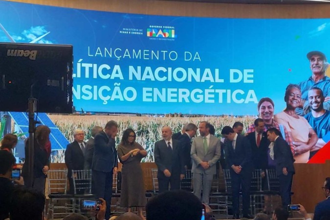 Assinatura ocorreu em solenidade no Ministério de Minas e Energia (MME), na manhã desta segunda-feira (26/8)
 -  (crédito: Victor Correia/D.A Press)