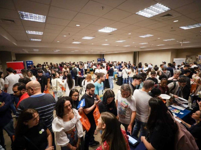 Feira EducationUSA traz o ensino superior dos EUA ao Brasil em celebração ao Freedom 250