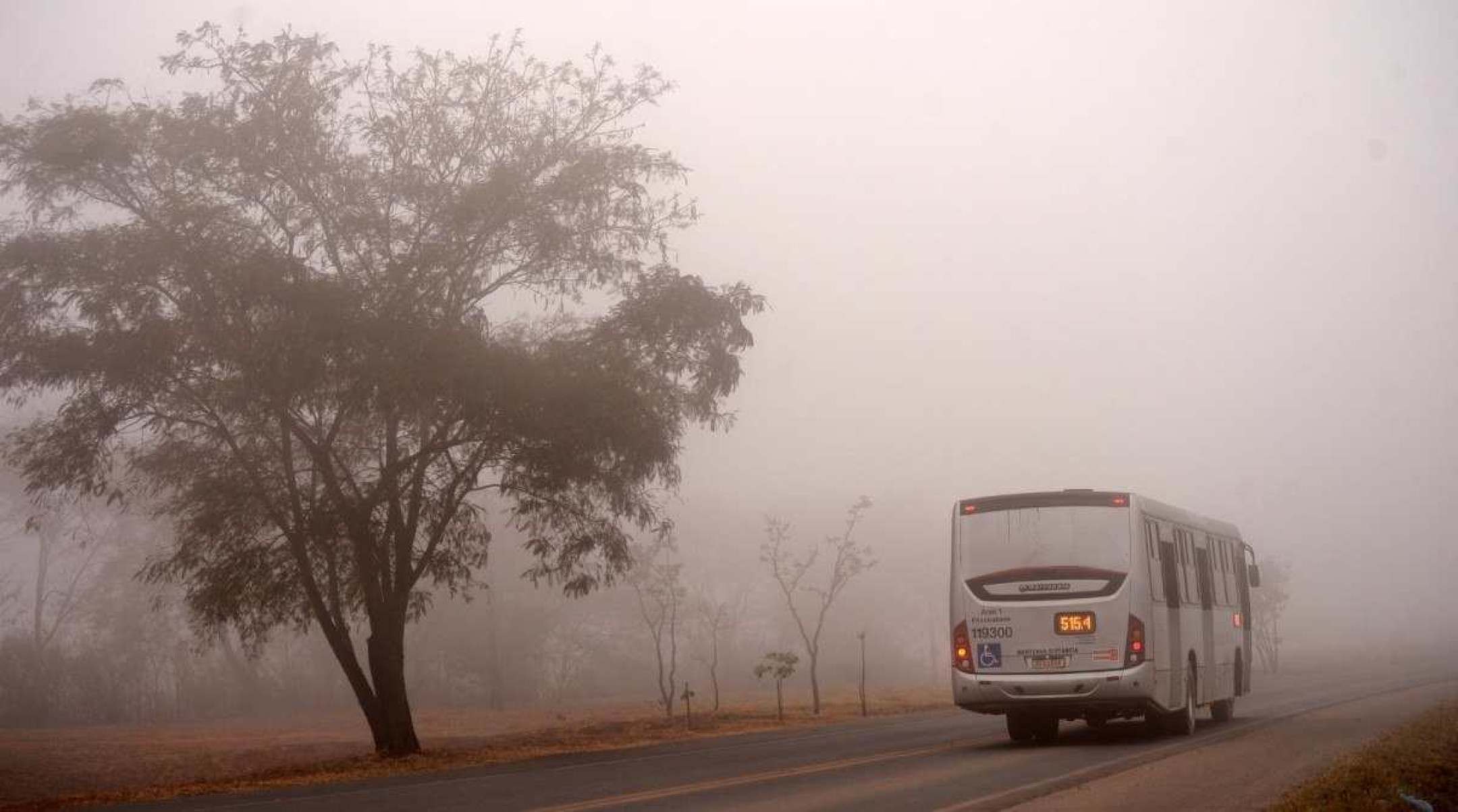 Brasília encoberta de fumaça pelo segundo dia consecutivo