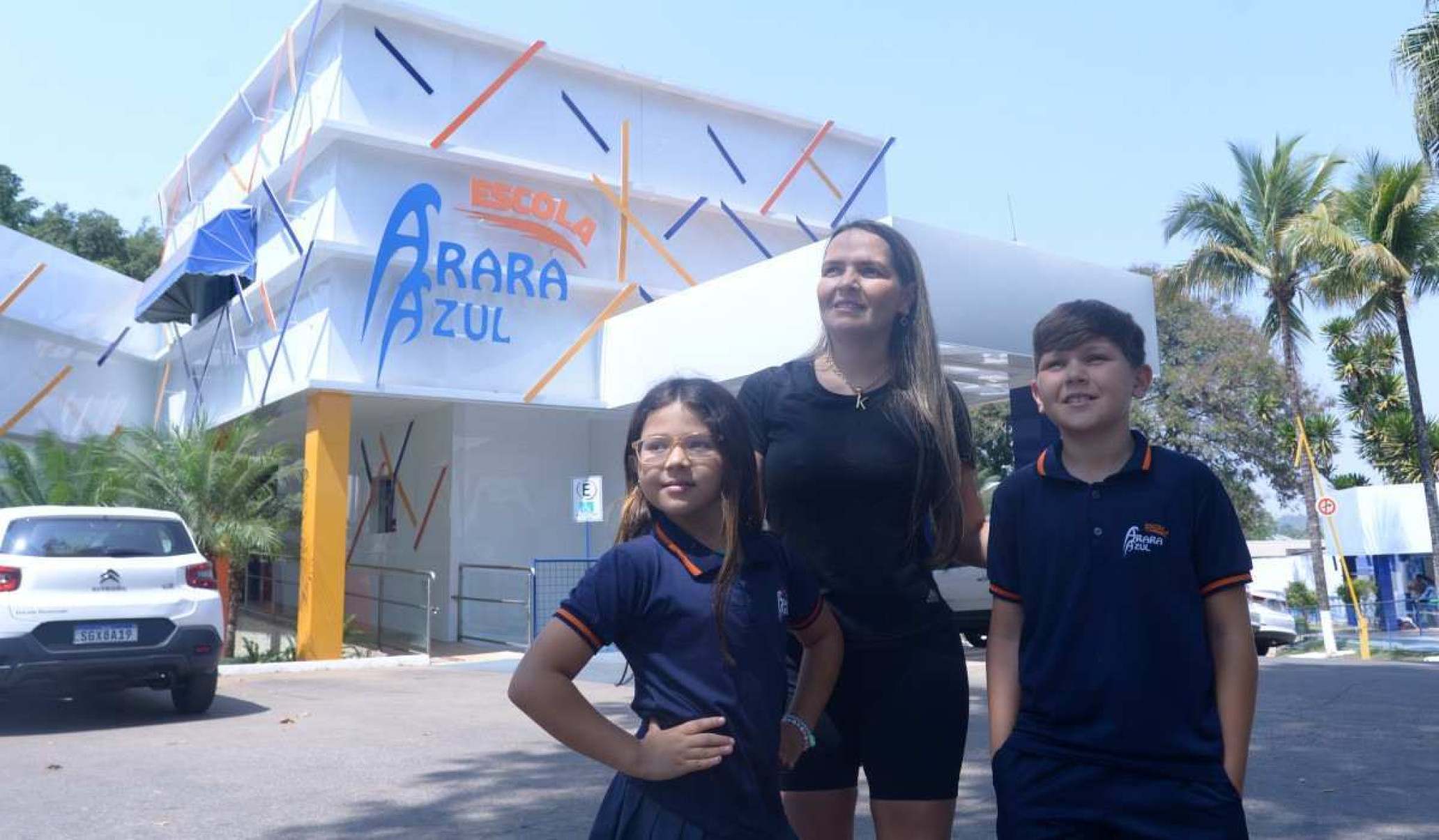  26/08/2024 Credito: Ed Alves/CB/DA.Press. Cidades. Escolha a Escola dos Filhos. Escola Arara Azul - Parque Way. Na foto, a mae ana Karina Marra - filhos Ana Beatriz Marra e Rafael Marra.